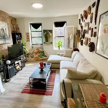Charming One-Bedroom Apartment In South Chelsea